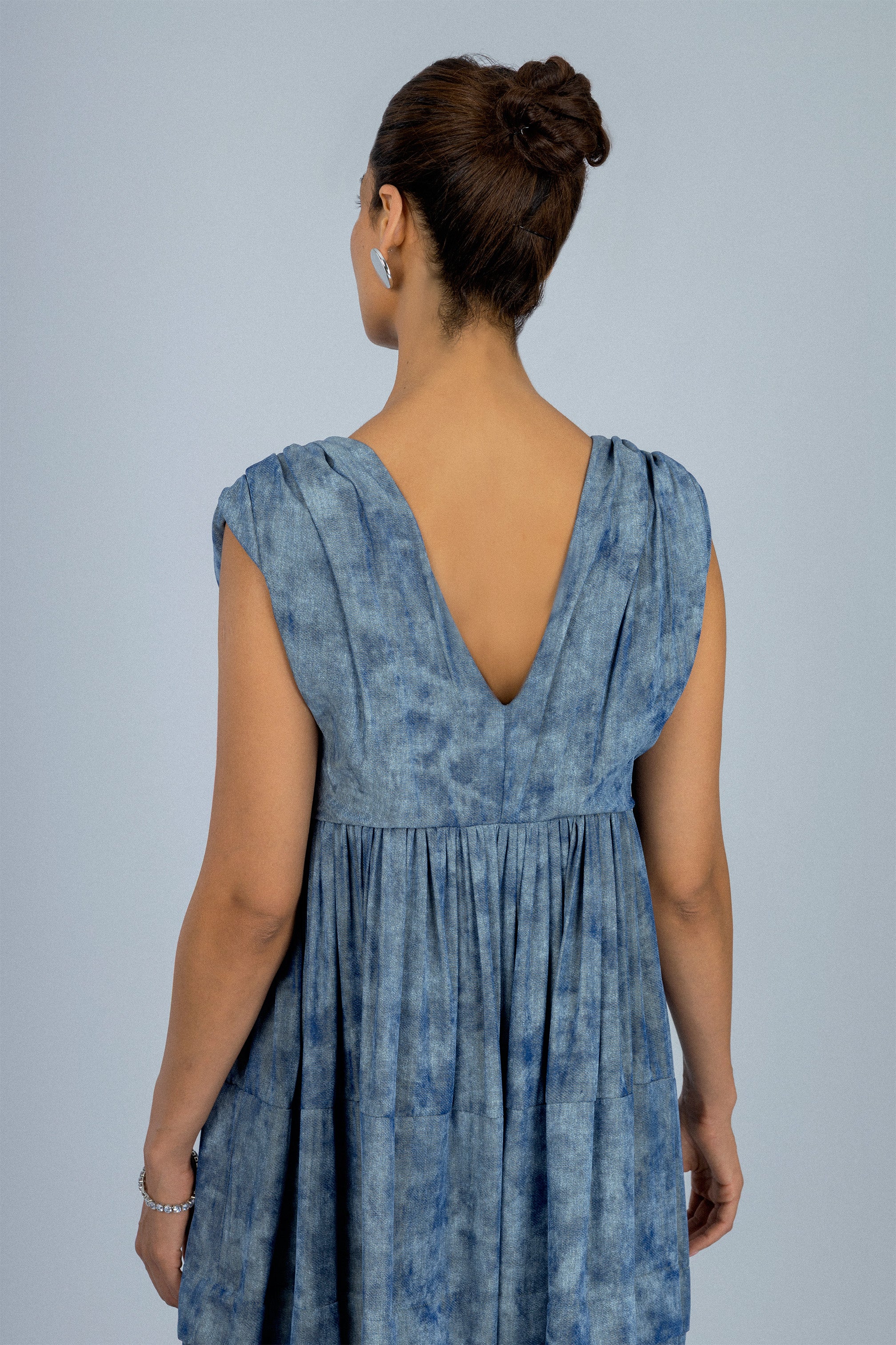 Bluish Gray Printed Tiered Maxi Sleeveless Dress - Image 4