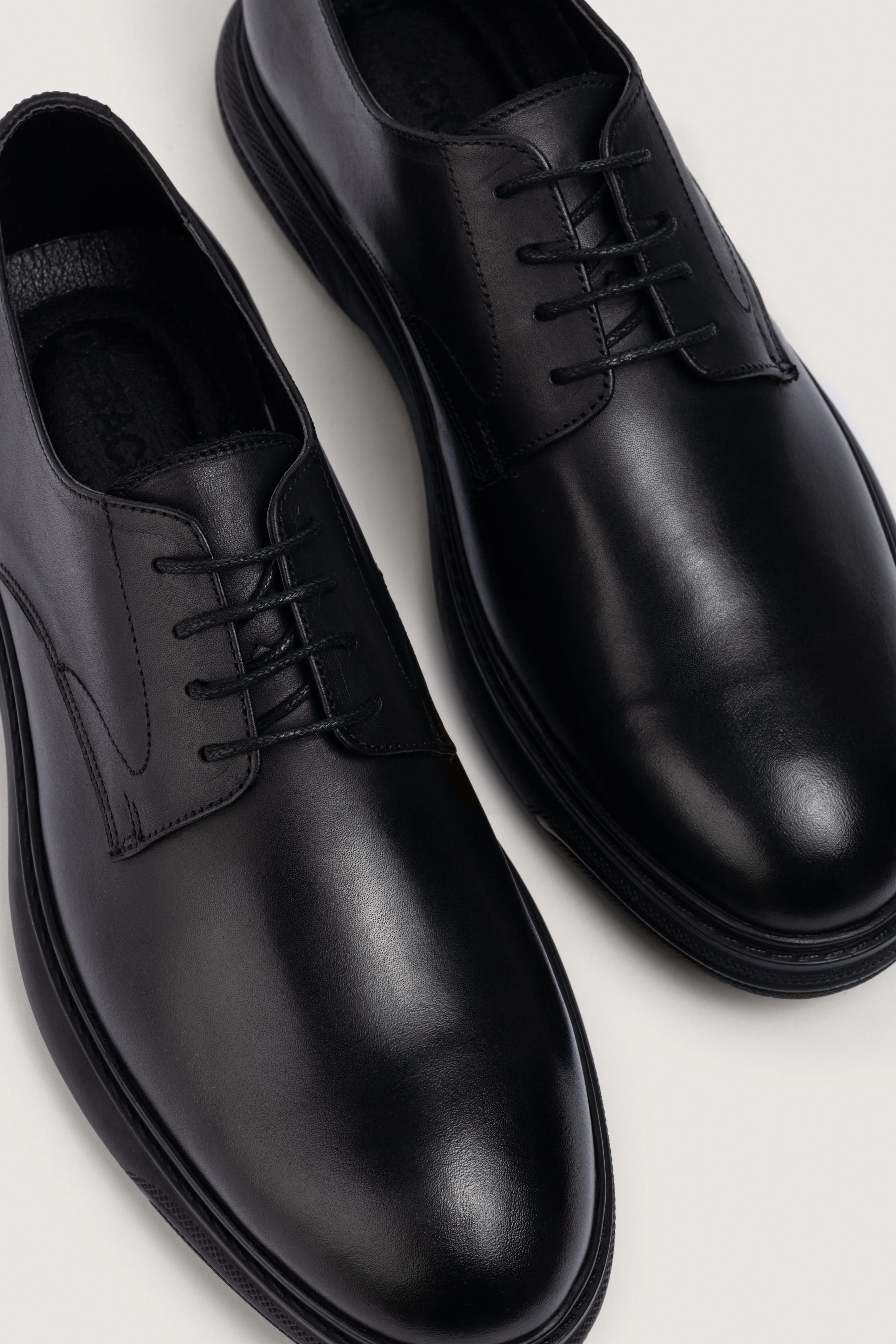Black Classic Leather Shoes - Image 2