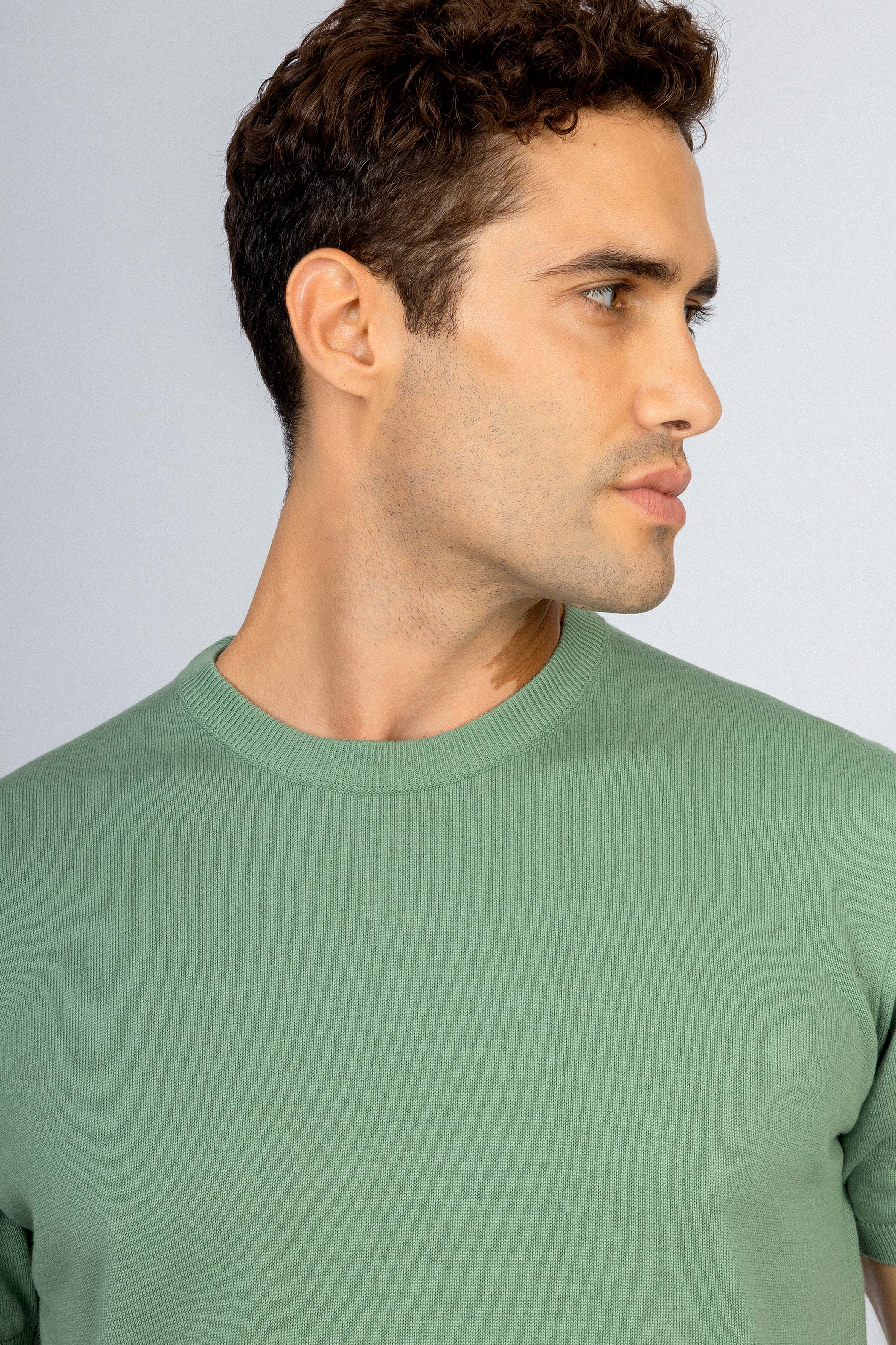 Green Knitted Round T Shirt - Image 3