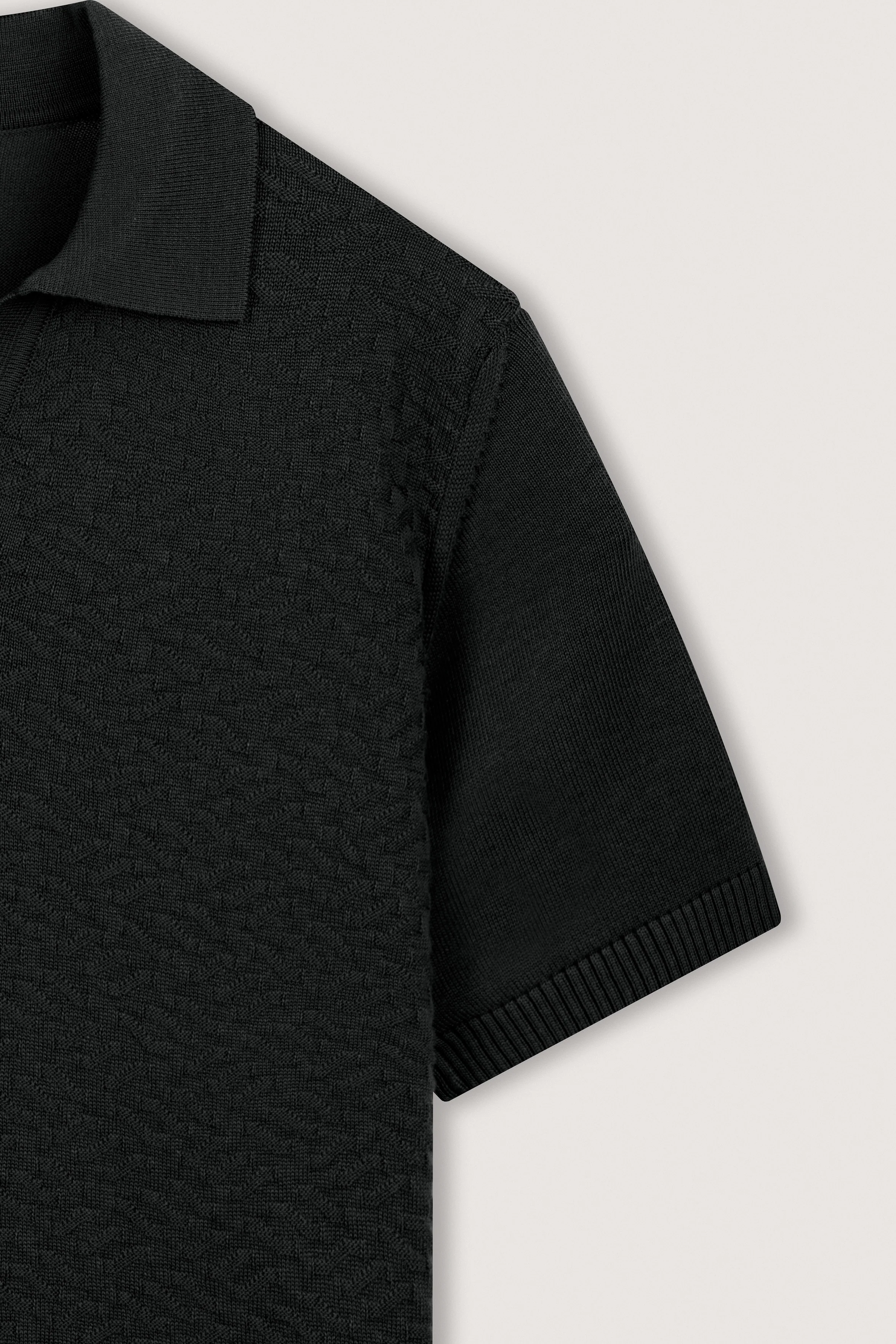 Black Textured Knitted polo shirt - Image 3