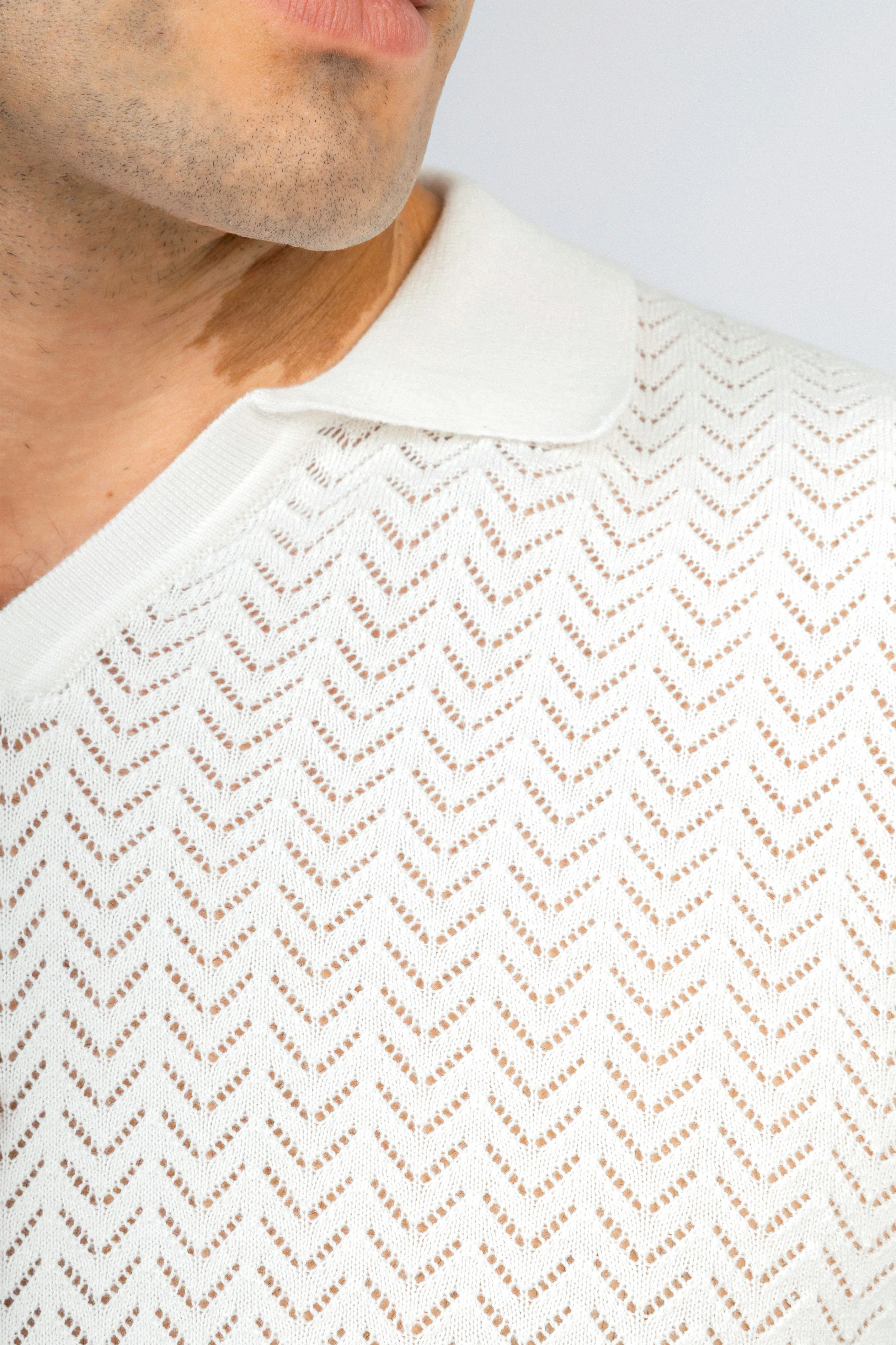 Open-Stitch Knitted Off White V-Neck Polo - Image 4