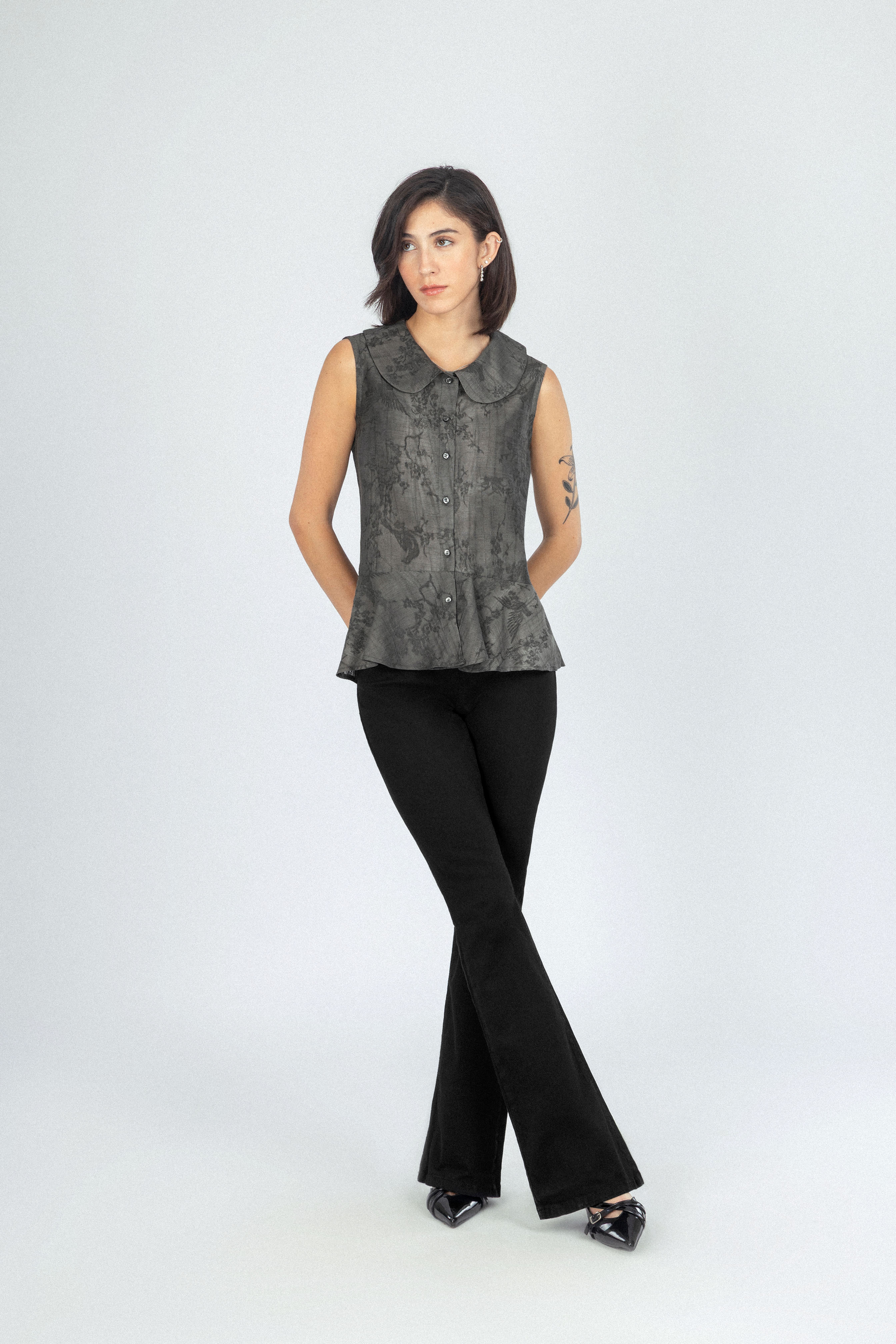 Sleeveless Floral Charcoal Gray Blouse - Image 2