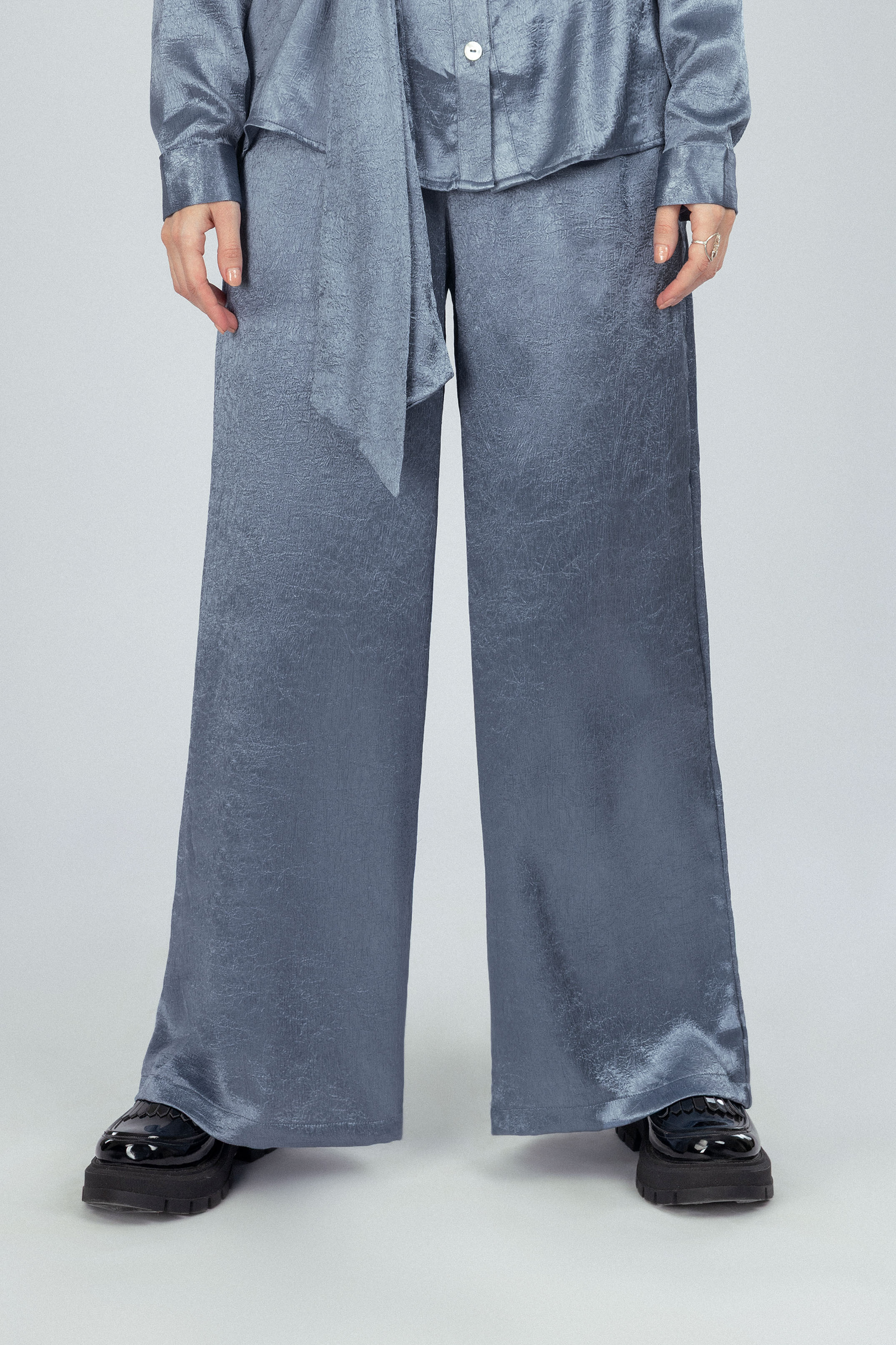 Textured Metallic Blue Satin Set - Image 5